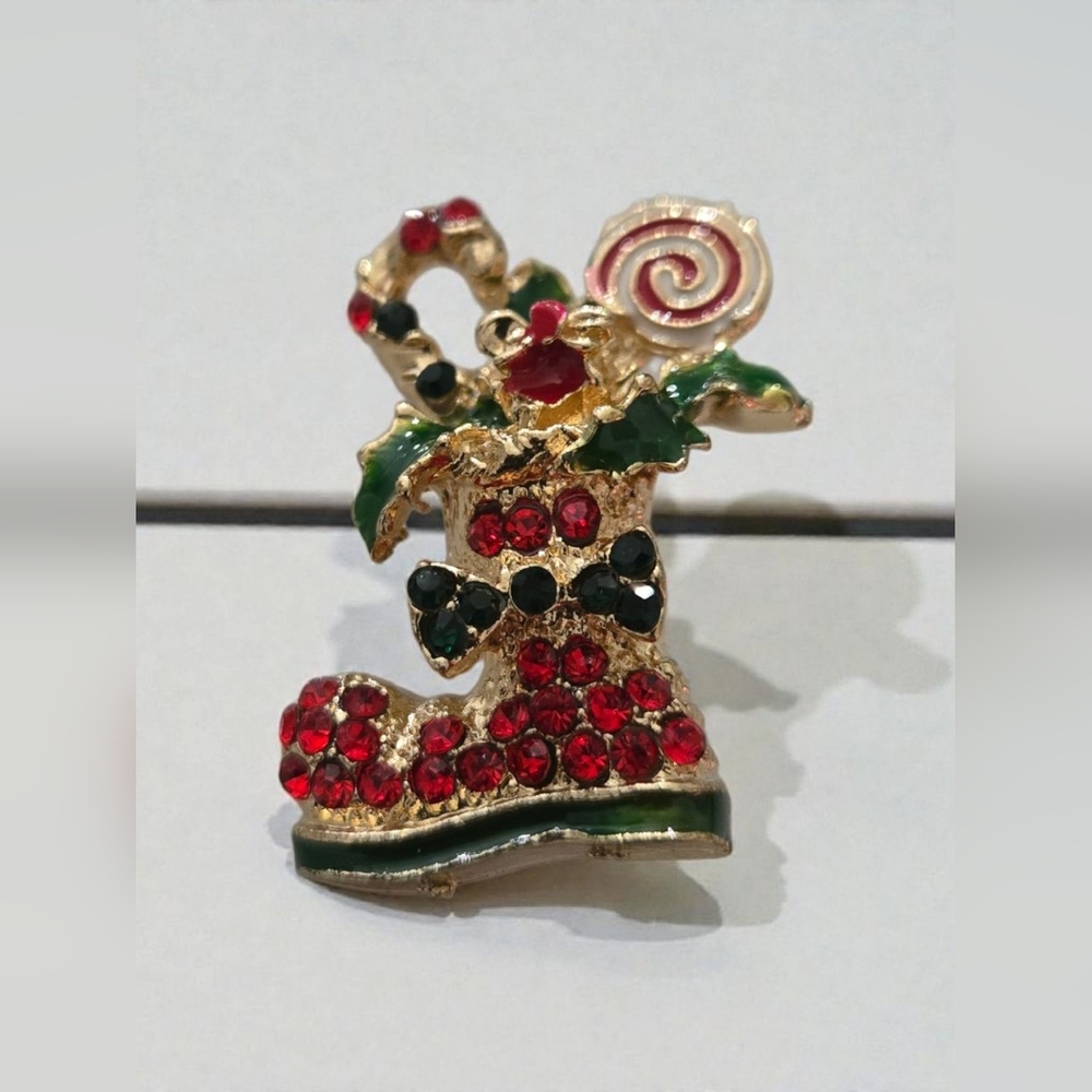 🔥Festive Stocking Brooch🔥